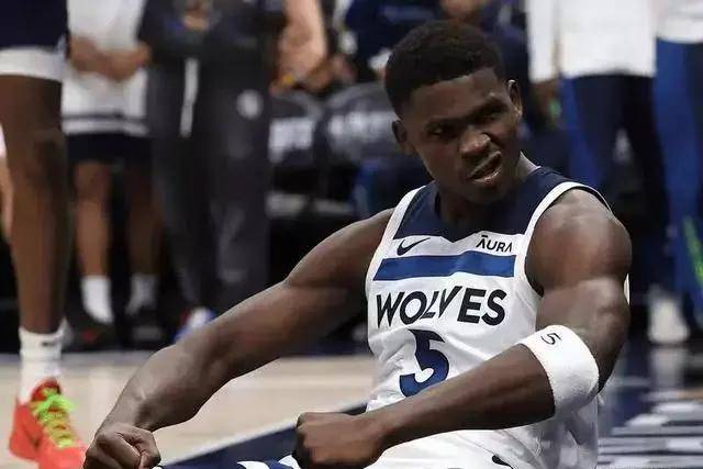 塔图姆33+11布朗27+8 绿军克骑士大比分士3-1